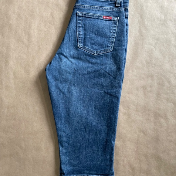 Capris length Jeans.  Made in Canada size 28 - Picture 5 of 11